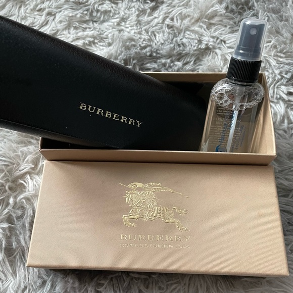Authentic Burberry sunglasses with case and box - Picture 3 of 8